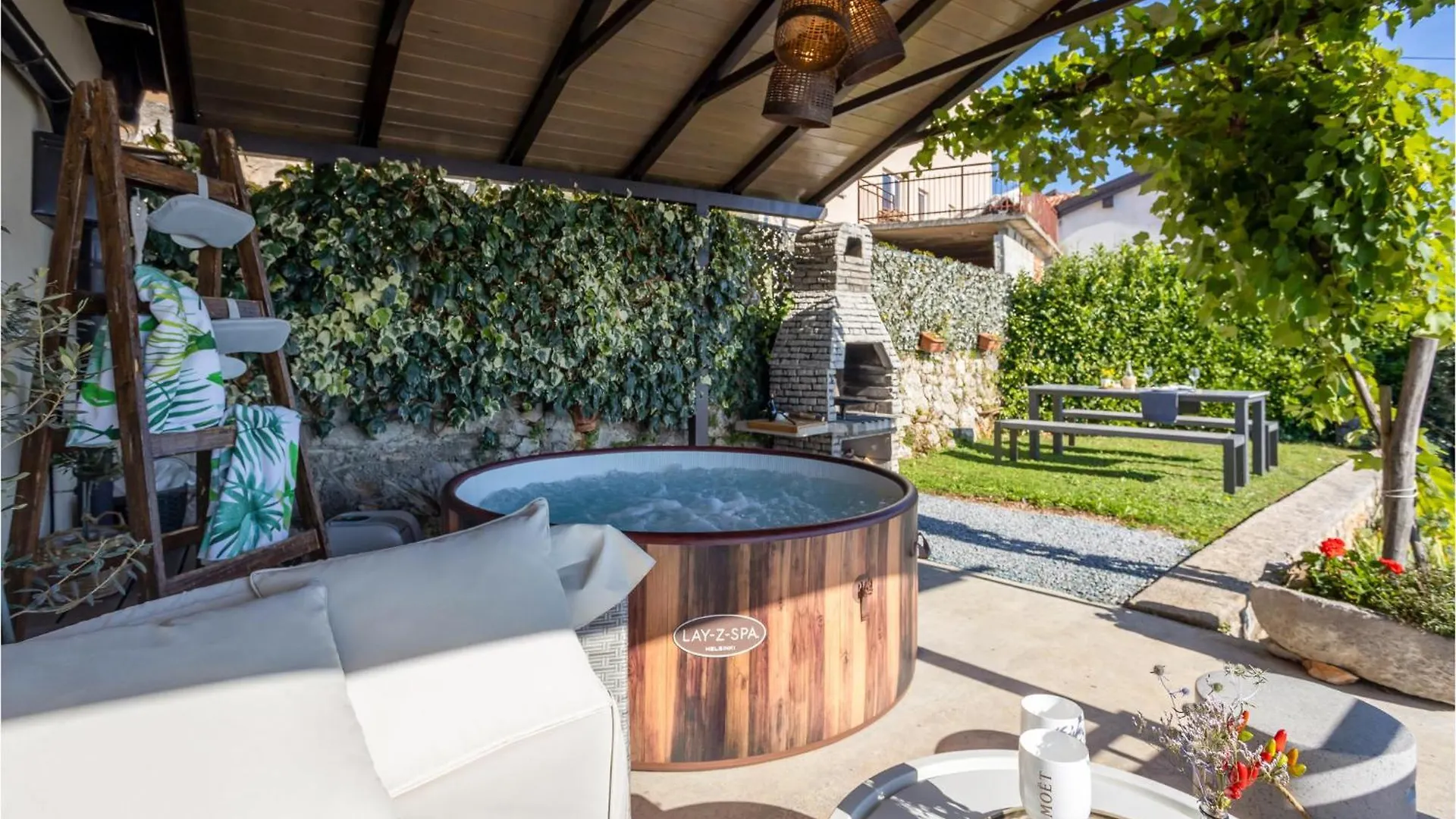 1 Bedroom Cozy Home In Mošćenička Draga